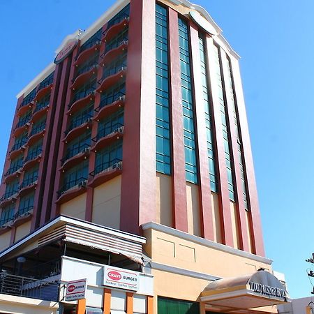 Iloilo Business Hotel Bagian luar foto