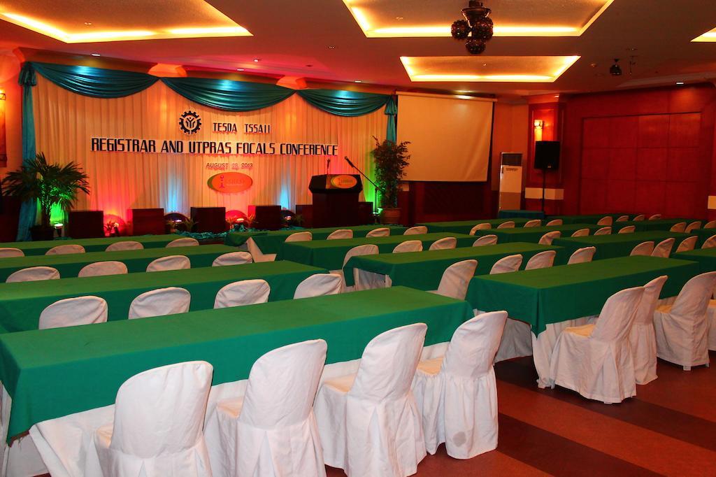 Iloilo Business Hotel Bagian luar foto