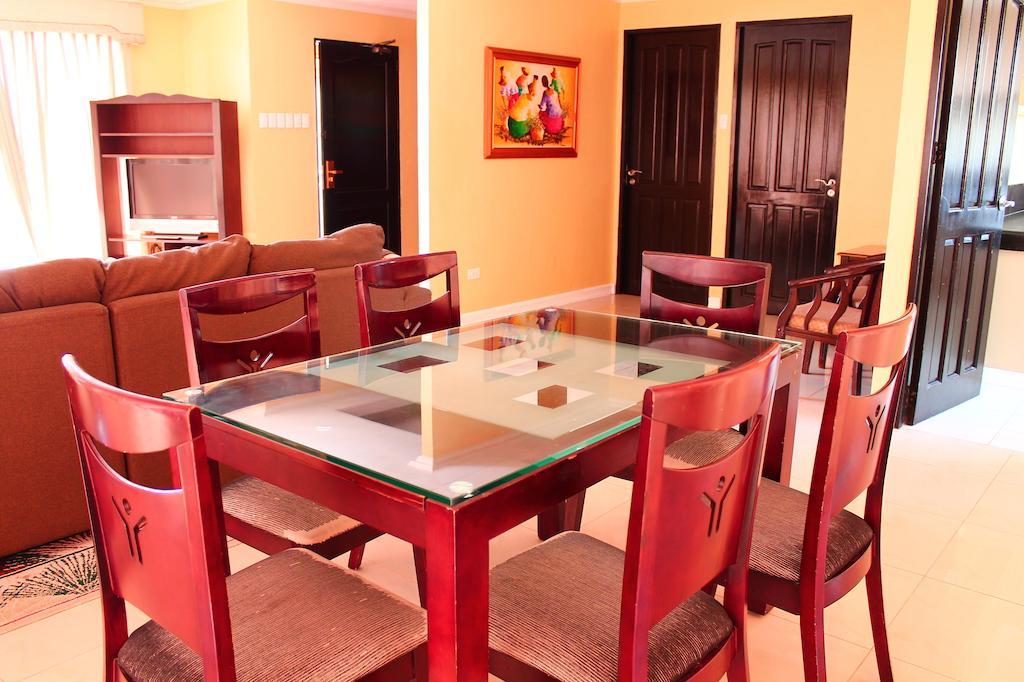 Iloilo Business Hotel Bagian luar foto