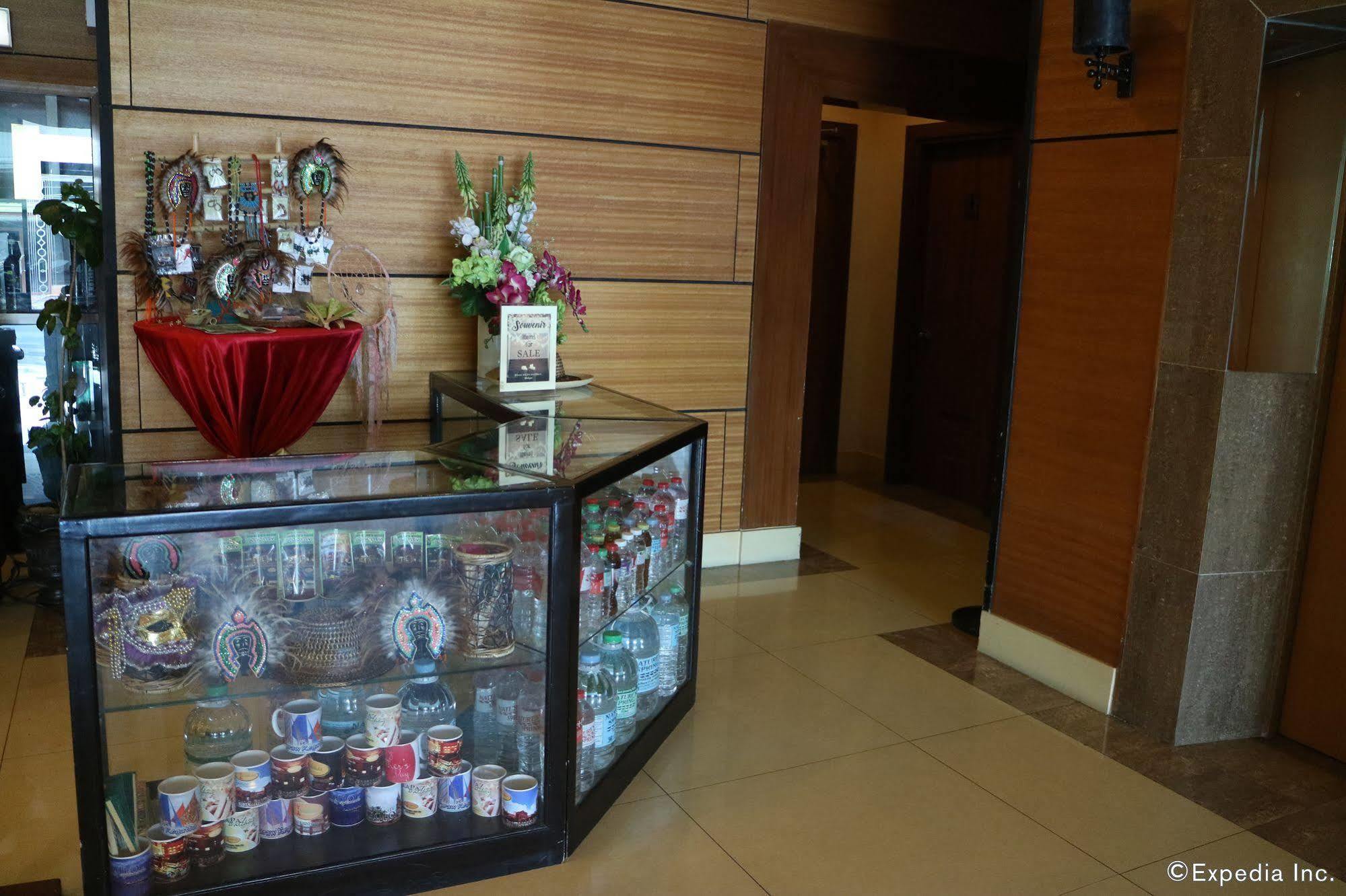 Iloilo Business Hotel Bagian luar foto