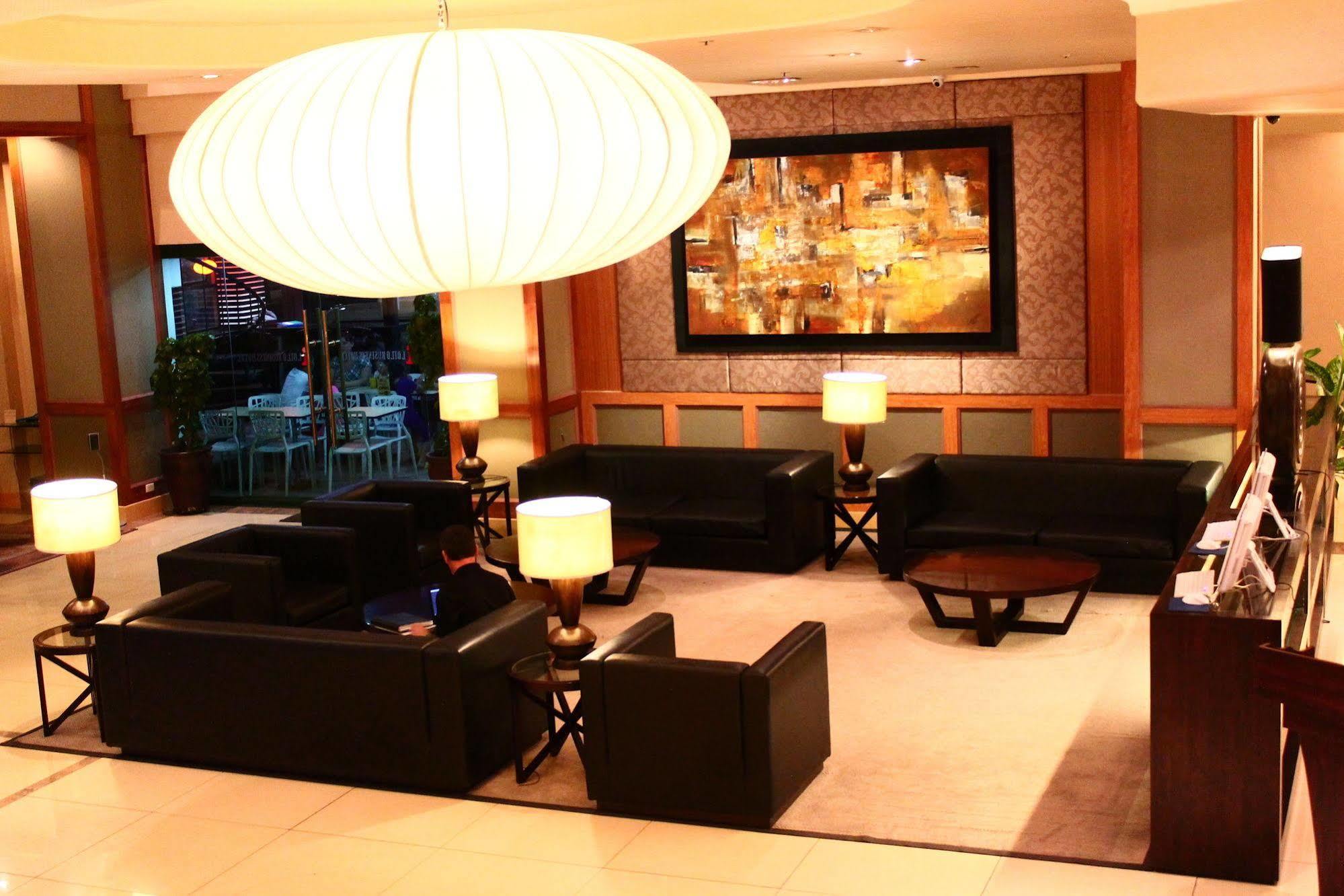 Iloilo Business Hotel Bagian luar foto