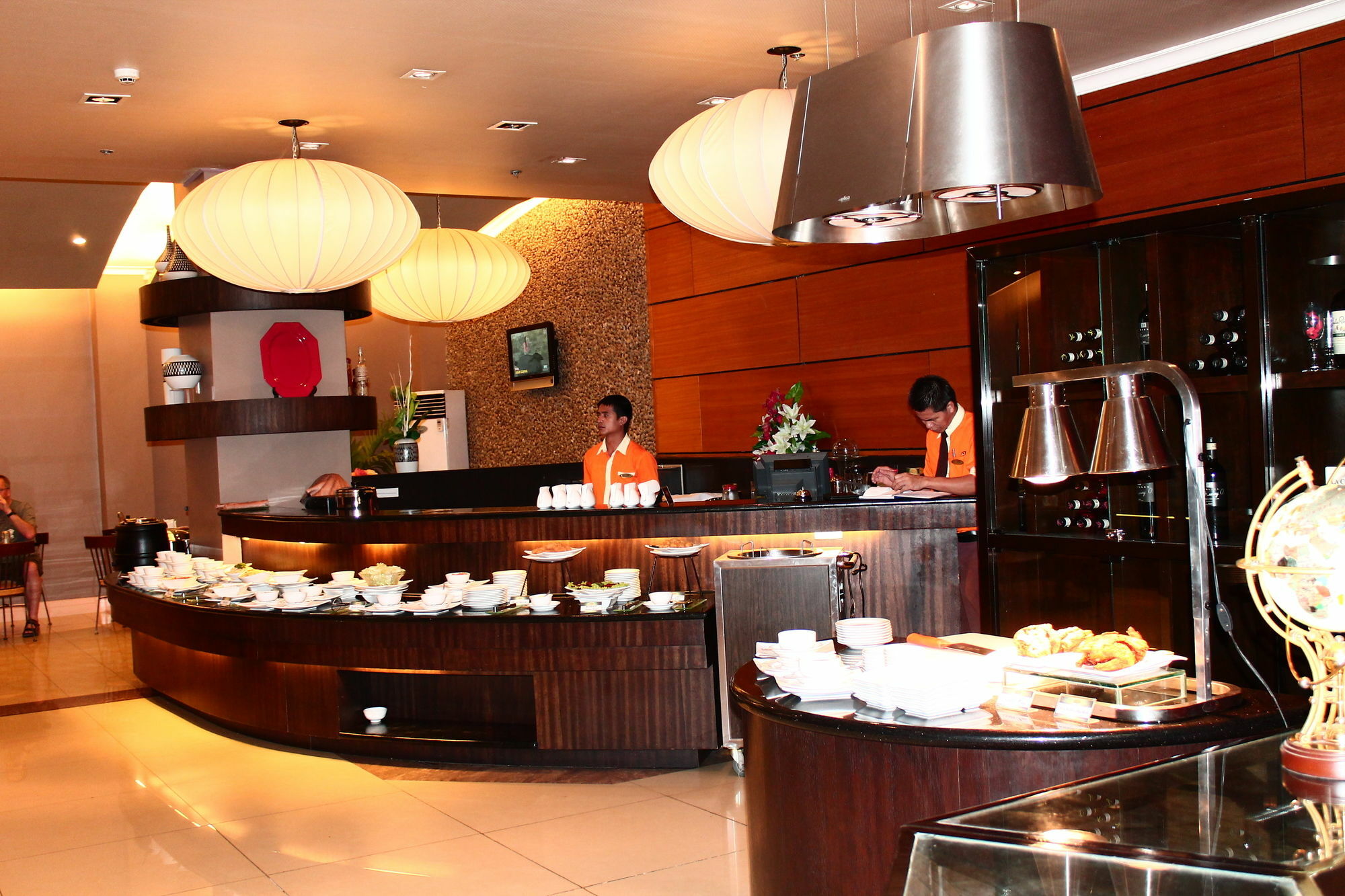 Iloilo Business Hotel Bagian luar foto