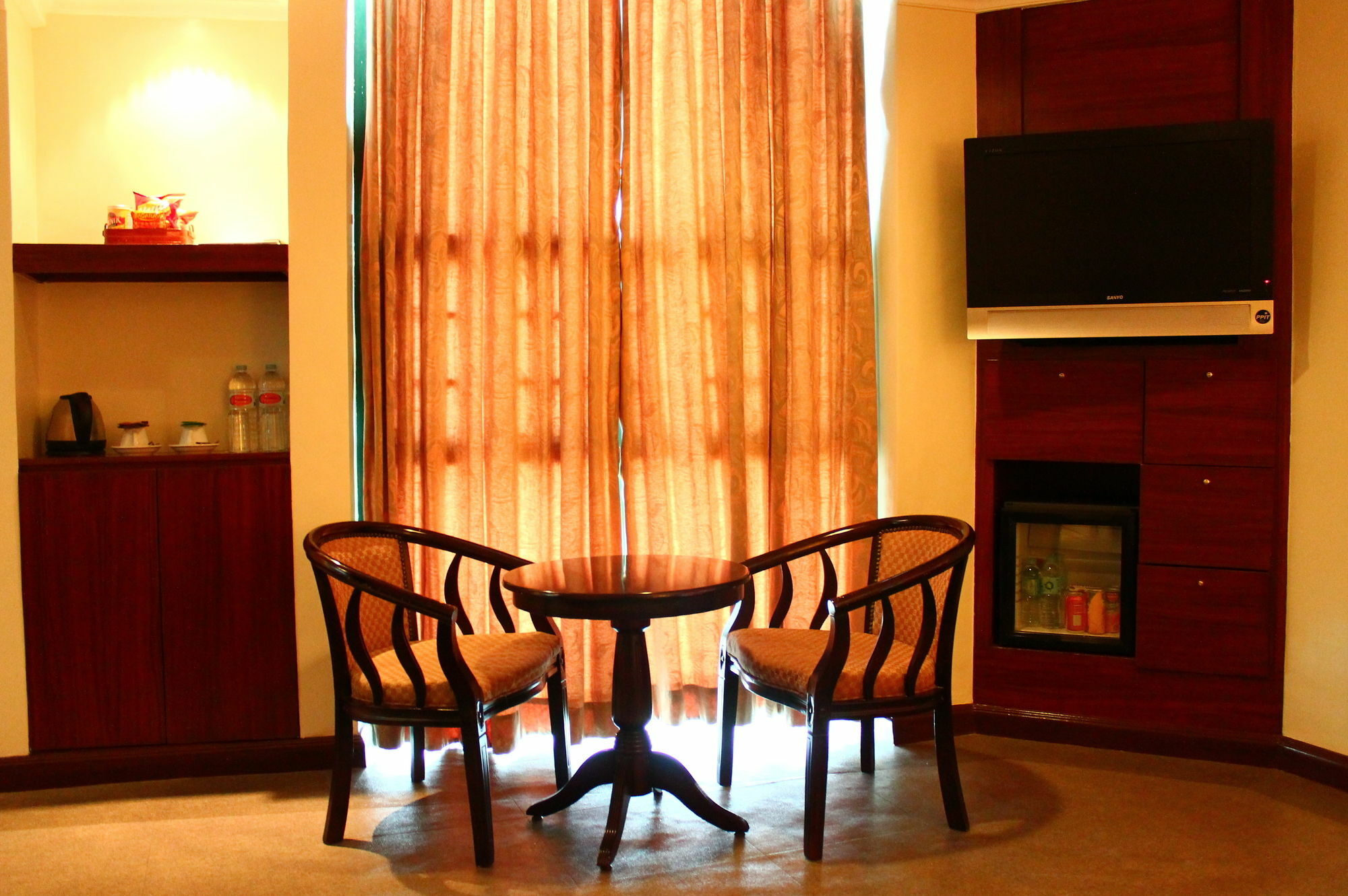 Iloilo Business Hotel Bagian luar foto