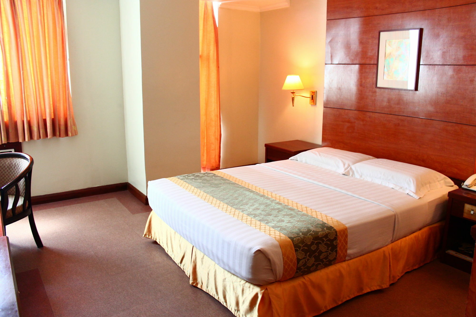 Iloilo Business Hotel Bagian luar foto