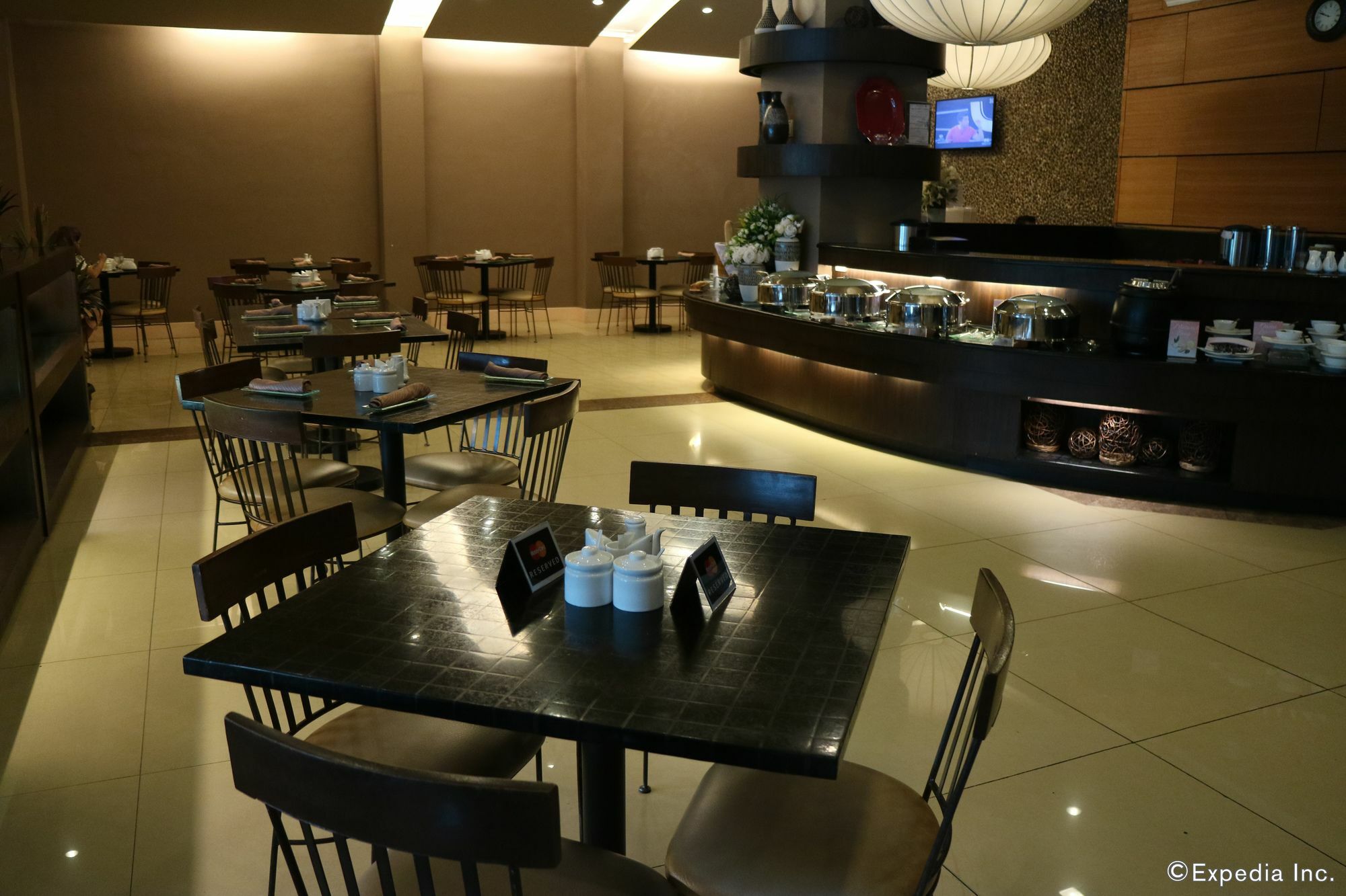 Iloilo Business Hotel Bagian luar foto